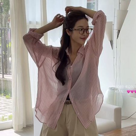 Dongdaemum Women’s Shirts, Tops & T-Shirts, a testament to the elegance and quality of wholesale Korean fashion.