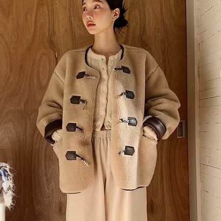 Dongdaemum Women’s Coats & Jackets, a testament to the elegance and quality of wholesale Korean fashion.