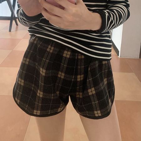 An array of Dongdaemum Women’s Pants, embodying the versatility of Korean fashion.