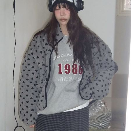 A variety of Dongdaemum Women’s Coats & Jackets, reflecting the sophistication of Korean fashion.