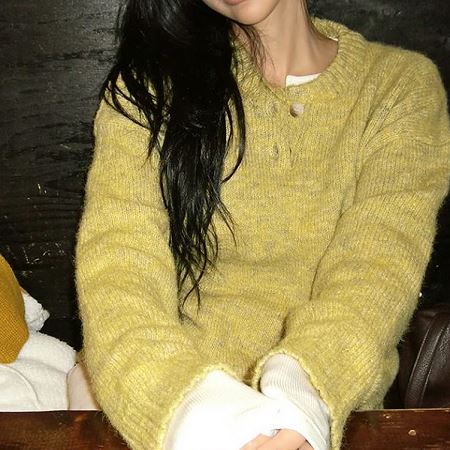 Dongdaemum Women’s Shirts, Tops & T-Shirts, a testament to the elegance and quality of wholesale Korean fashion.