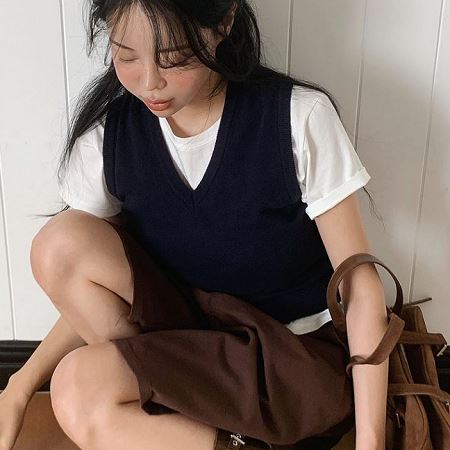 Dongdaemum Women’s Coats & Jackets, a testament to the elegance and quality of wholesale Korean fashion.