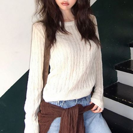 Dongdaemum Women’s Shirts, Tops & T-Shirts, a testament to the elegance and quality of wholesale Korean fashion.