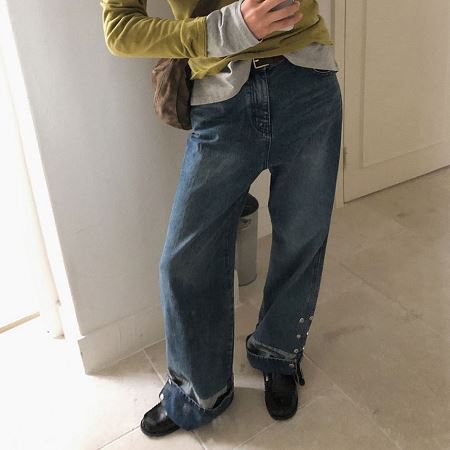 Dongdaemum Women’s Pants, a testament to the elegance and quality of wholesale Korean fashion.