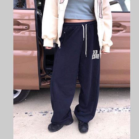 Dongdaemum Women’s Pants, a testament to the elegance and quality of wholesale Korean fashion.