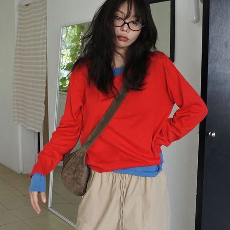 Dongdaemum Women’s Shirts, Tops & T-Shirts, a testament to the elegance and quality of wholesale Korean fashion.