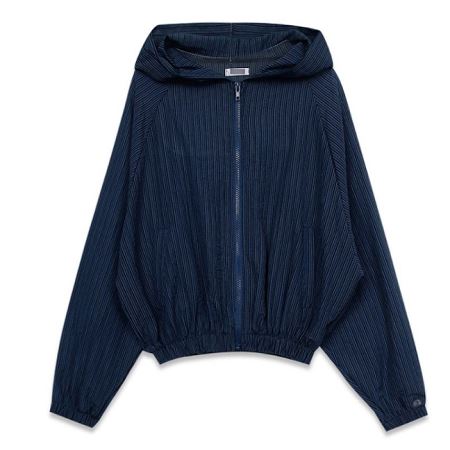 Dongdaemum Women’s Coats & Jackets, a testament to the elegance and quality of wholesale Korean fashion.