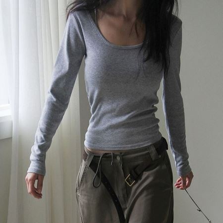 Dongdaemum Women’s Shirts, Tops & T-Shirts, a testament to the elegance and quality of wholesale Korean fashion.