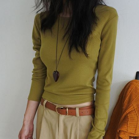 Dongdaemum Women’s Shirts, Tops & T-Shirts, a testament to the elegance and quality of wholesale Korean fashion.
