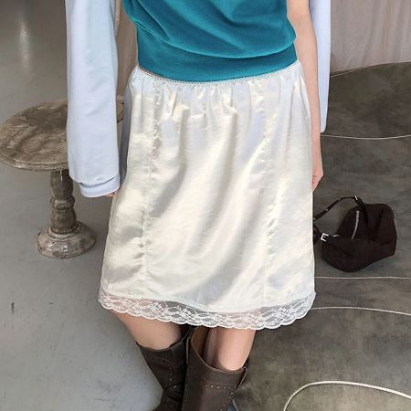A collection of Dongdaemum Women’s Dresses, encapsulating the charm of Korean fashion.