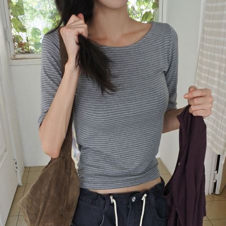 Dongdaemum Women’s Shirts, Tops & T-Shirts, a testament to the elegance and quality of wholesale Korean fashion.