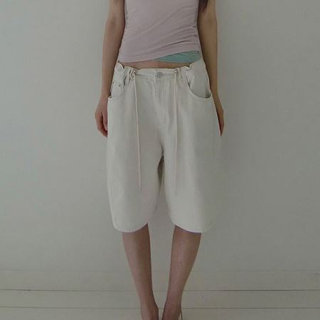 Dongdaemum Women’s Pants, a testament to the elegance and quality of wholesale Korean fashion.