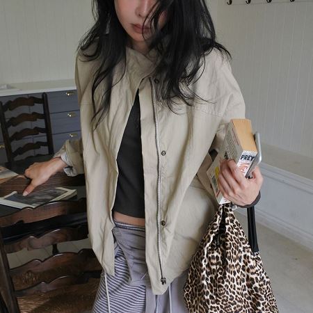 Dongdaemum Women’s Coats & Jackets, a testament to the elegance and quality of wholesale Korean fashion.