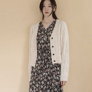 Dongdaemum Women’s Coats & Jackets, a testament to the elegance and quality of wholesale Korean fashion.