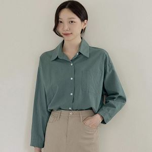 Dongdaemum Women’s Shirts, Tops & T-Shirts, a testament to the elegance and quality of wholesale Korean fashion.