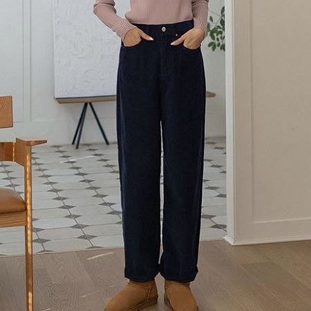 Dongdaemum Women’s Pants, a testament to the elegance and quality of wholesale Korean fashion.