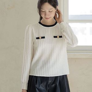 Dongdaemum Women’s Shirts, Tops & T-Shirts, a testament to the elegance and quality of wholesale Korean fashion.