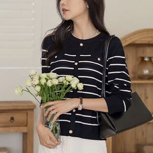 Dongdaemum Women’s Shirts, Tops & T-Shirts, a testament to the elegance and quality of wholesale Korean fashion.