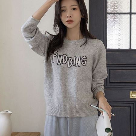 Dongdaemum Women’s Shirts, Tops & T-Shirts, a testament to the elegance and quality of wholesale Korean fashion.