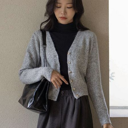 Dongdaemum Women’s Coats & Jackets, a testament to the elegance and quality of wholesale Korean fashion.