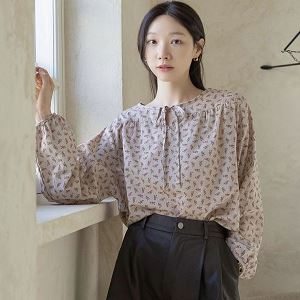 Dongdaemum Women’s Shirts, Tops & T-Shirts, a testament to the elegance and quality of wholesale Korean fashion.