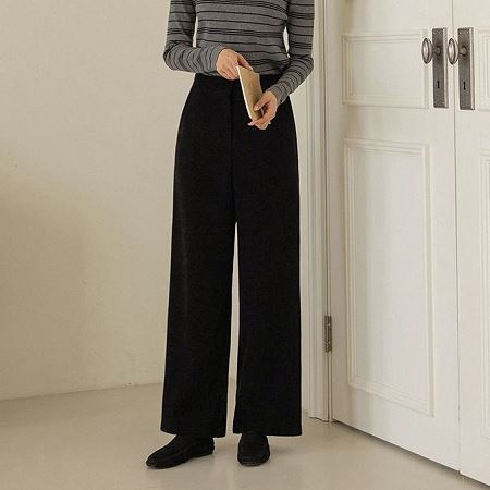 An array of Dongdaemum Women’s Pants, embodying the versatility of Korean fashion.