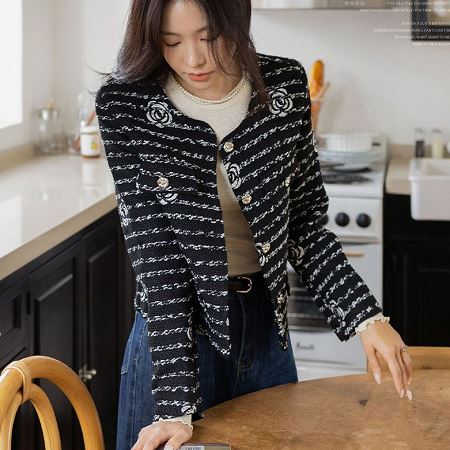 A variety of Dongdaemum Women’s Coats & Jackets, reflecting the sophistication of Korean fashion.