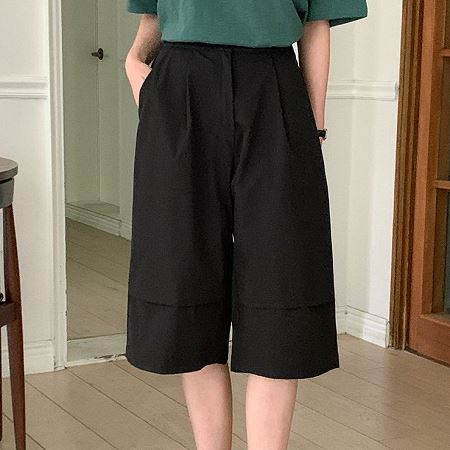 Dongdaemum Women’s Pants, a testament to the elegance and quality of wholesale Korean fashion.