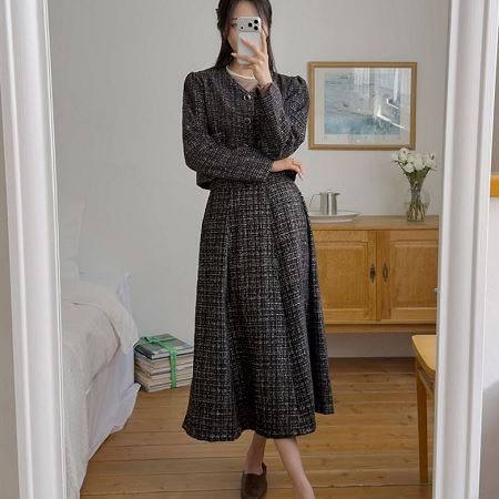 Dongdaemum Women’s One-Pieces, a testament to the elegance and quality of wholesale Korean fashion.
