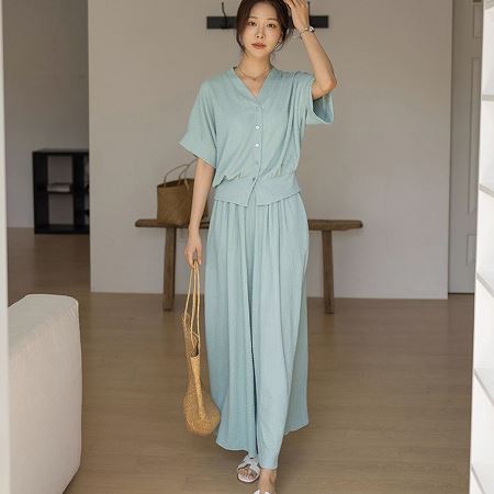 A variety of Dongdaemum Women’s One-Pieces, representing the allure of Korean fashion.