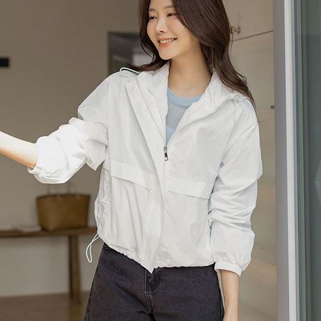 Dongdaemum Women’s Coats & Jackets, a testament to the elegance and quality of wholesale Korean fashion.