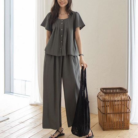 Dongdaemum Women’s One-Pieces, a testament to the elegance and quality of wholesale Korean fashion.