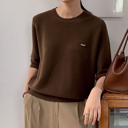 Dongdaemum Women’s Shirts, Tops & T-Shirts, a testament to the elegance and quality of wholesale Korean fashion.