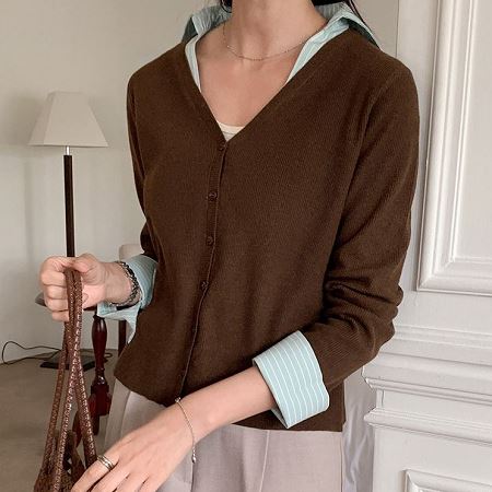 Dongdaemum Women’s Coats & Jackets, a testament to the elegance and quality of wholesale Korean fashion.