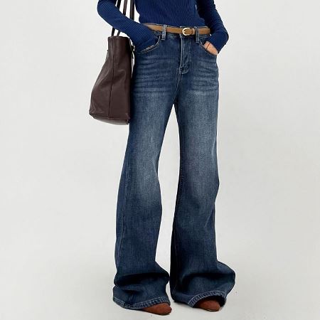 Dongdaemum Women’s Pants, a testament to the elegance and quality of wholesale Korean fashion.