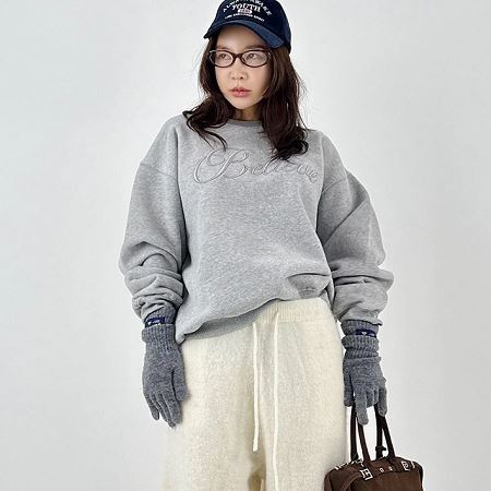 Dongdaemum Women’s Shirts, Tops & T-Shirts, a testament to the elegance and quality of wholesale Korean fashion.