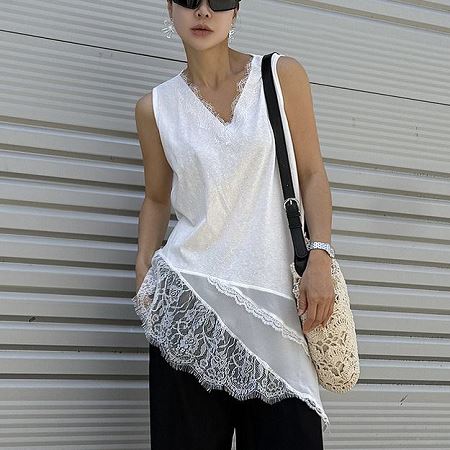 Dongdaemum Women’s Shirts, Tops & T-Shirts, a testament to the elegance and quality of wholesale Korean fashion.