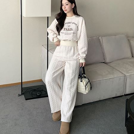 Dongdaemum Women’s One-Pieces, a testament to the elegance and quality of wholesale Korean fashion.