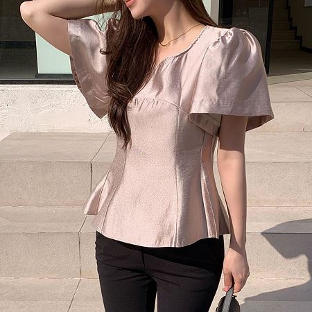 Dongdaemum Women’s Shirts, Tops & T-Shirts, a testament to the elegance and quality of wholesale Korean fashion.