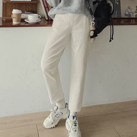 Dongdaemum Women’s Pants, a testament to the elegance and quality of wholesale Korean fashion.