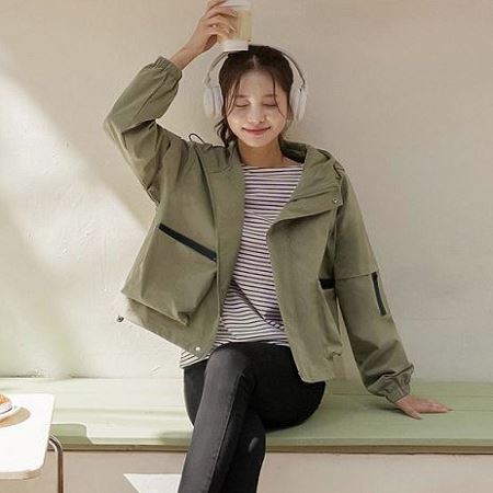 Dongdaemum Women’s Coats & Jackets, a testament to the elegance and quality of wholesale Korean fashion.