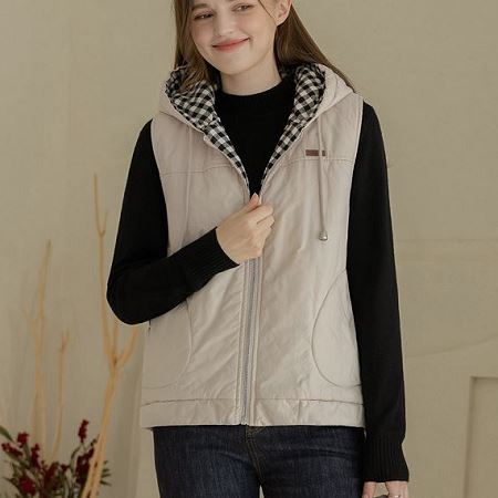 Dongdaemum Women’s Coats & Jackets, a testament to the elegance and quality of wholesale Korean fashion.