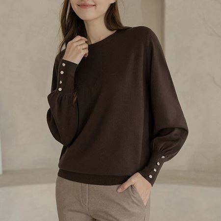 Dongdaemum Women’s Shirts, Tops & T-Shirts, a testament to the elegance and quality of wholesale Korean fashion.