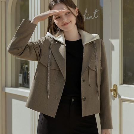 Dongdaemum Women’s Coats & Jackets, a testament to the elegance and quality of wholesale Korean fashion.