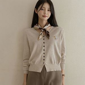 Dongdaemum Women’s Coats & Jackets, a testament to the elegance and quality of wholesale Korean fashion.