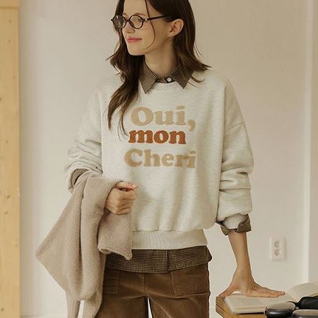 Dongdaemum Women’s Shirts, Tops & T-Shirts, a testament to the elegance and quality of wholesale Korean fashion.