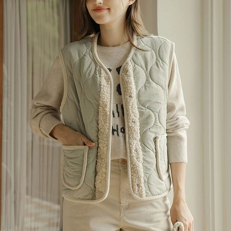Dongdaemum Women’s Coats & Jackets, a testament to the elegance and quality of wholesale Korean fashion.