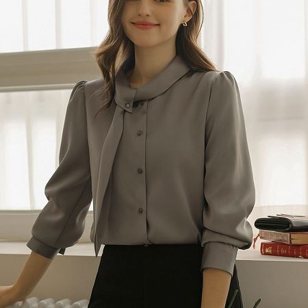 Dongdaemum Women’s Shirts, Tops & T-Shirts, a testament to the elegance and quality of wholesale Korean fashion.