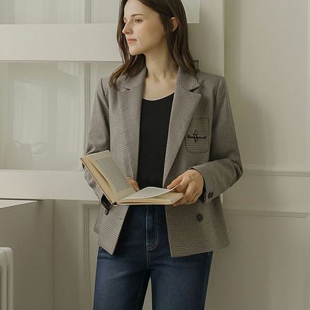 A variety of Dongdaemum Women’s Coats & Jackets, reflecting the sophistication of Korean fashion.