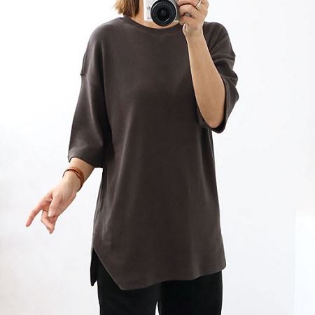 Dongdaemum Women’s Shirts, Tops & T-Shirts, a testament to the elegance and quality of wholesale Korean fashion.